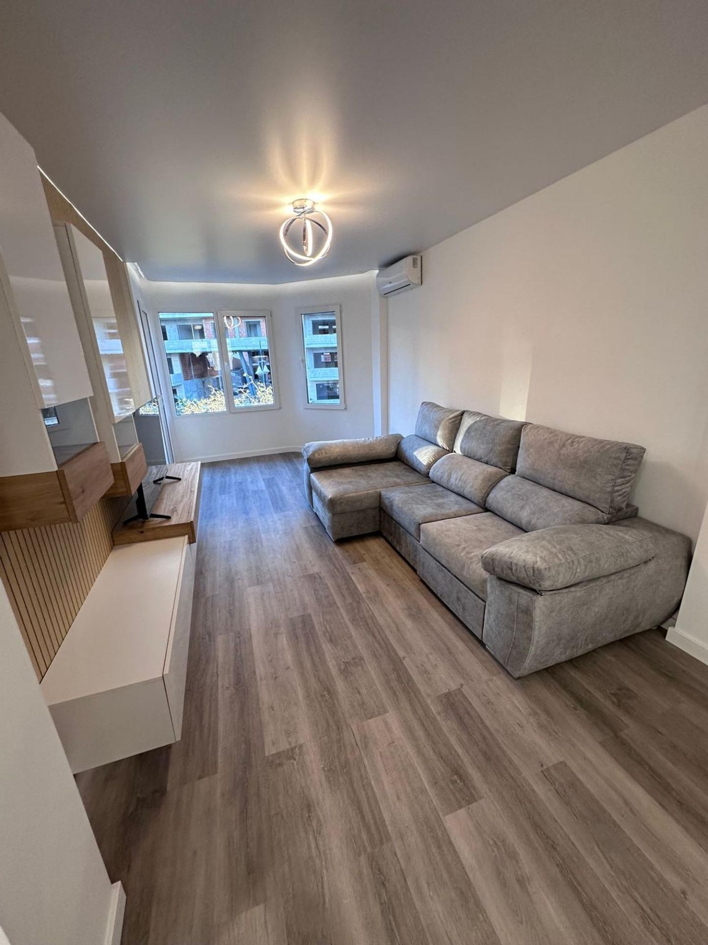 For sale - 3 Bedroom 1 Bathroom Apartment in Torrevieja - Estacion De Autobuses  - Alicante