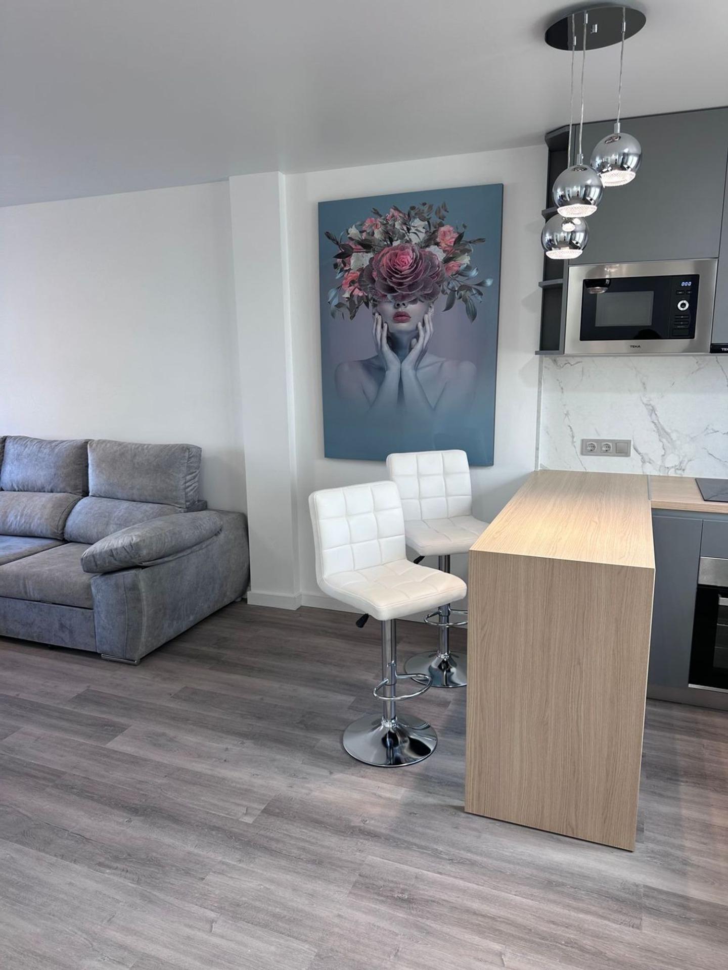 For sale - 3 Bedroom 1 Bathroom Apartment in Torrevieja - Estacion De Autobuses  - Alicante