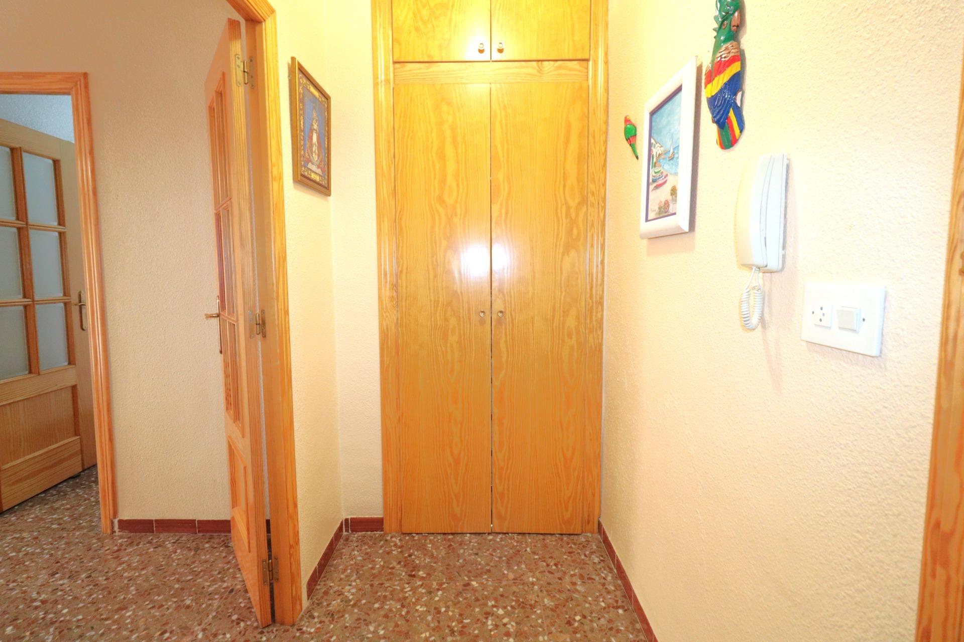 For sale - 3 Bedroom 1 Bathroom Apartment in Torrevieja - Acequion  - Alicante