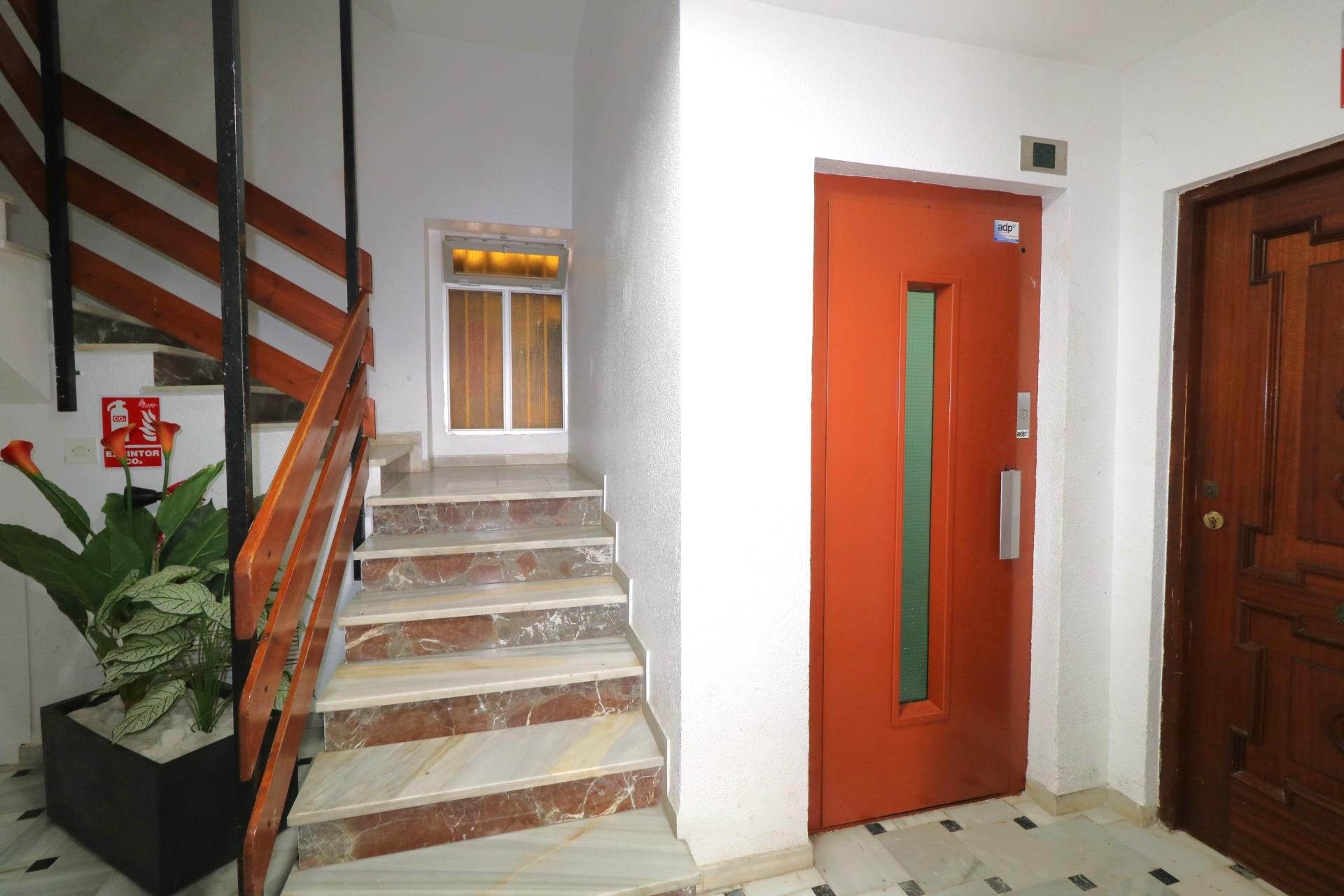 For sale - 3 Bedroom 1 Bathroom Apartment in Torrevieja - Acequion  - Alicante