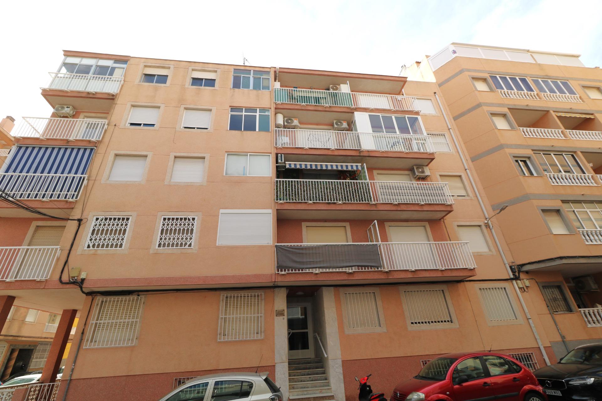 For sale - 3 Bedroom 1 Bathroom Apartment in Torrevieja - Acequion  - Alicante