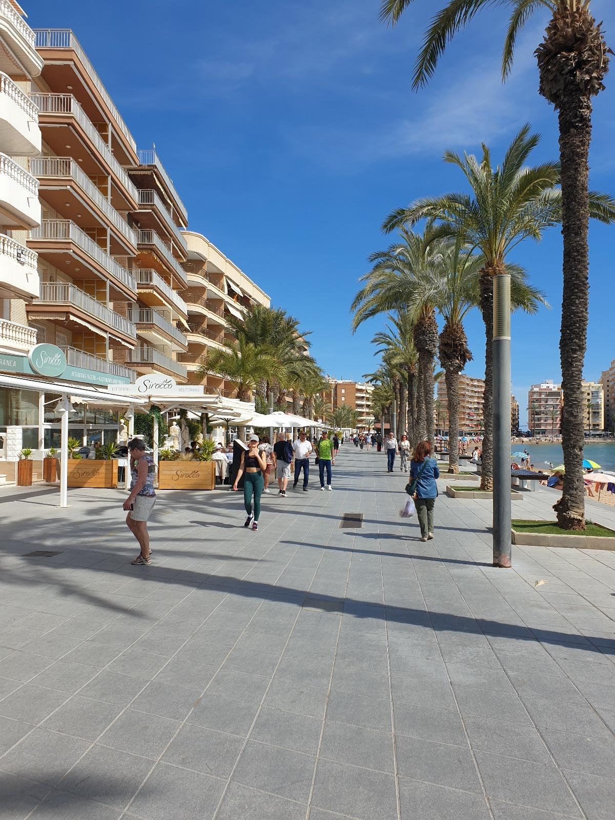For sale - 3 Bedroom 2 Bathroom Apartment in Torrevieja - Estacion De Autobuses  - Alicante