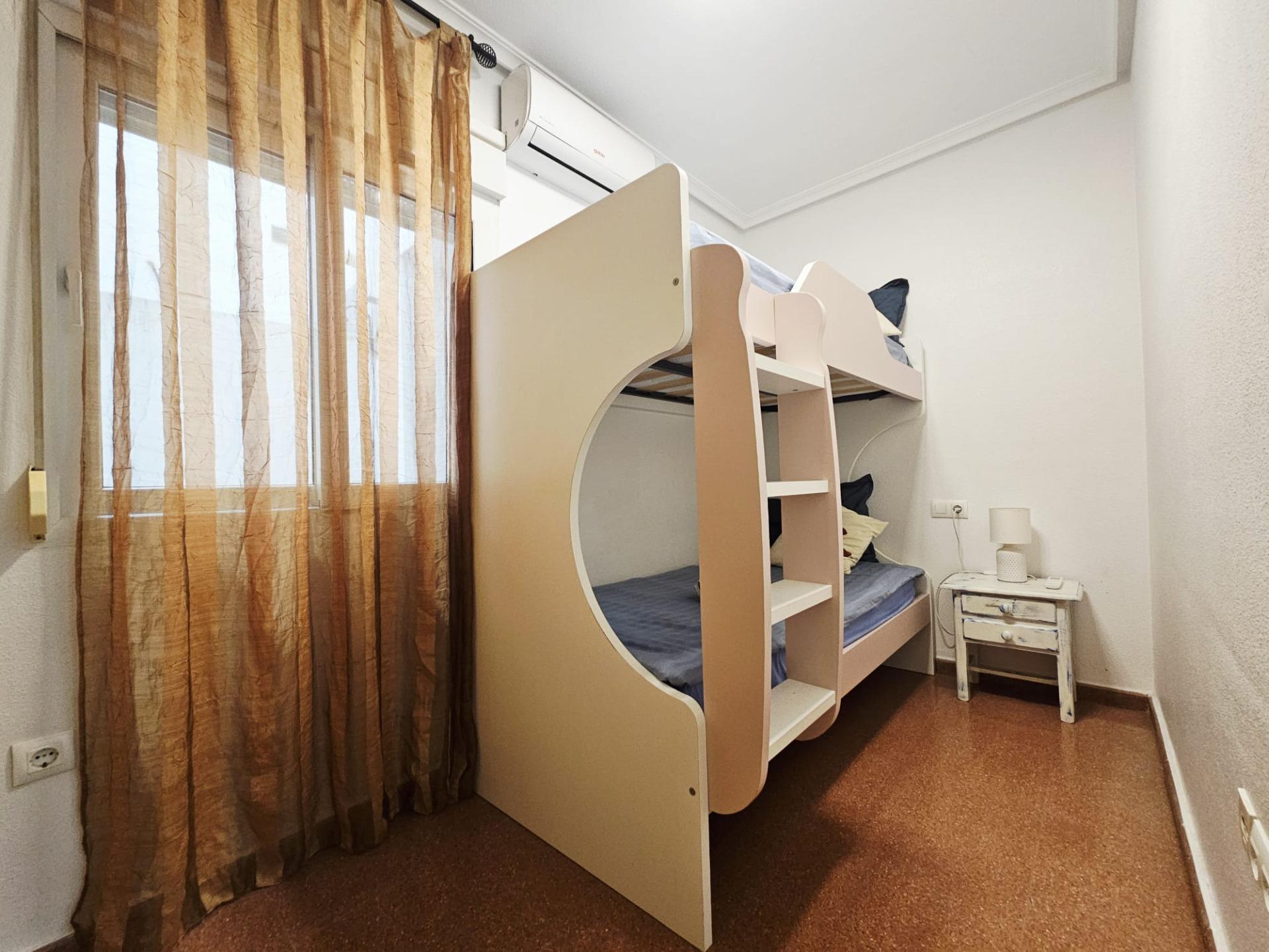 For sale - 3 Bedroom 2 Bathroom Apartment in Torrevieja - Estacion De Autobuses  - Alicante