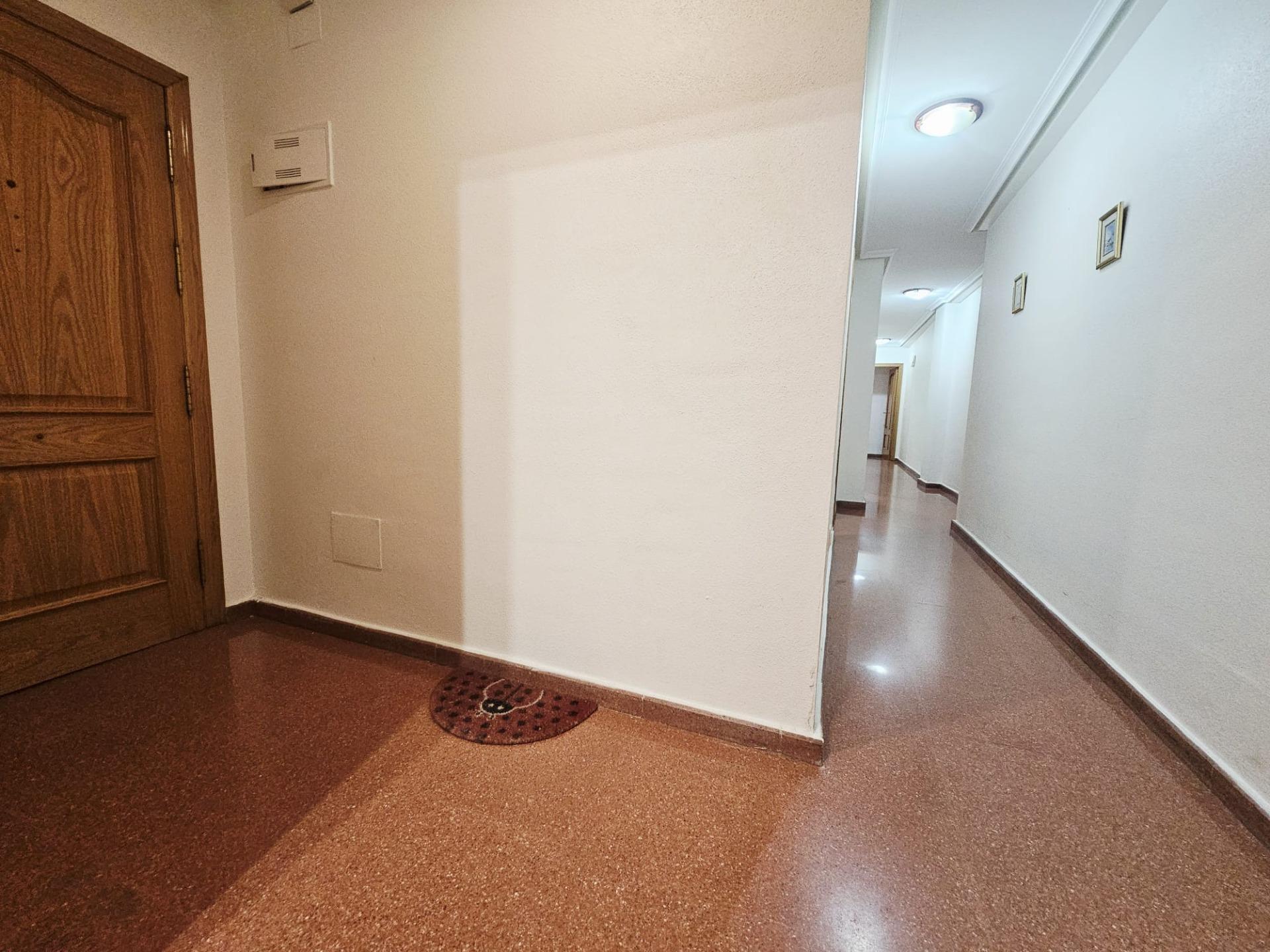 For sale - 3 Bedroom 2 Bathroom Apartment in Torrevieja - Estacion De Autobuses  - Alicante