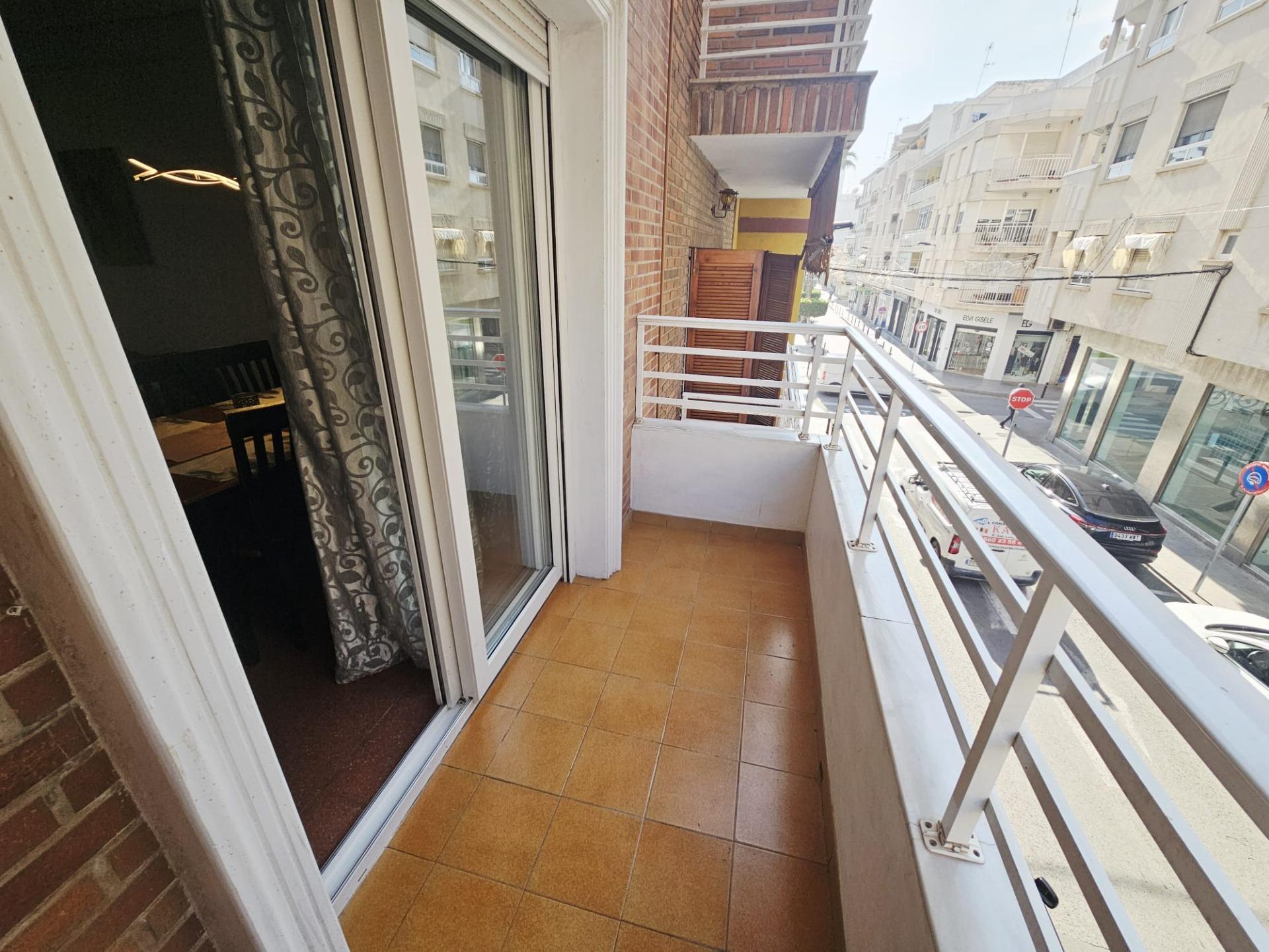 For sale - 3 Bedroom 2 Bathroom Apartment in Torrevieja - Estacion De Autobuses  - Alicante