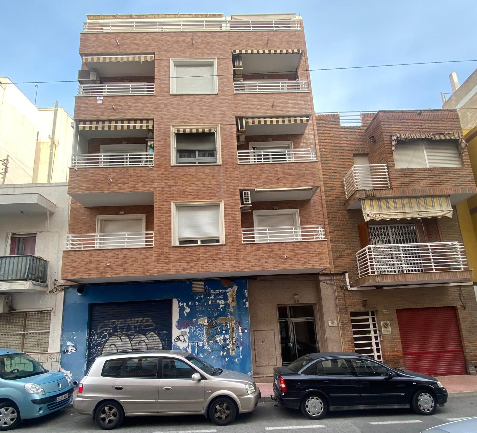 For sale - 3 Bedroom 2 Bathroom Apartment in Torrevieja - Estacion De Autobuses  - Alicante