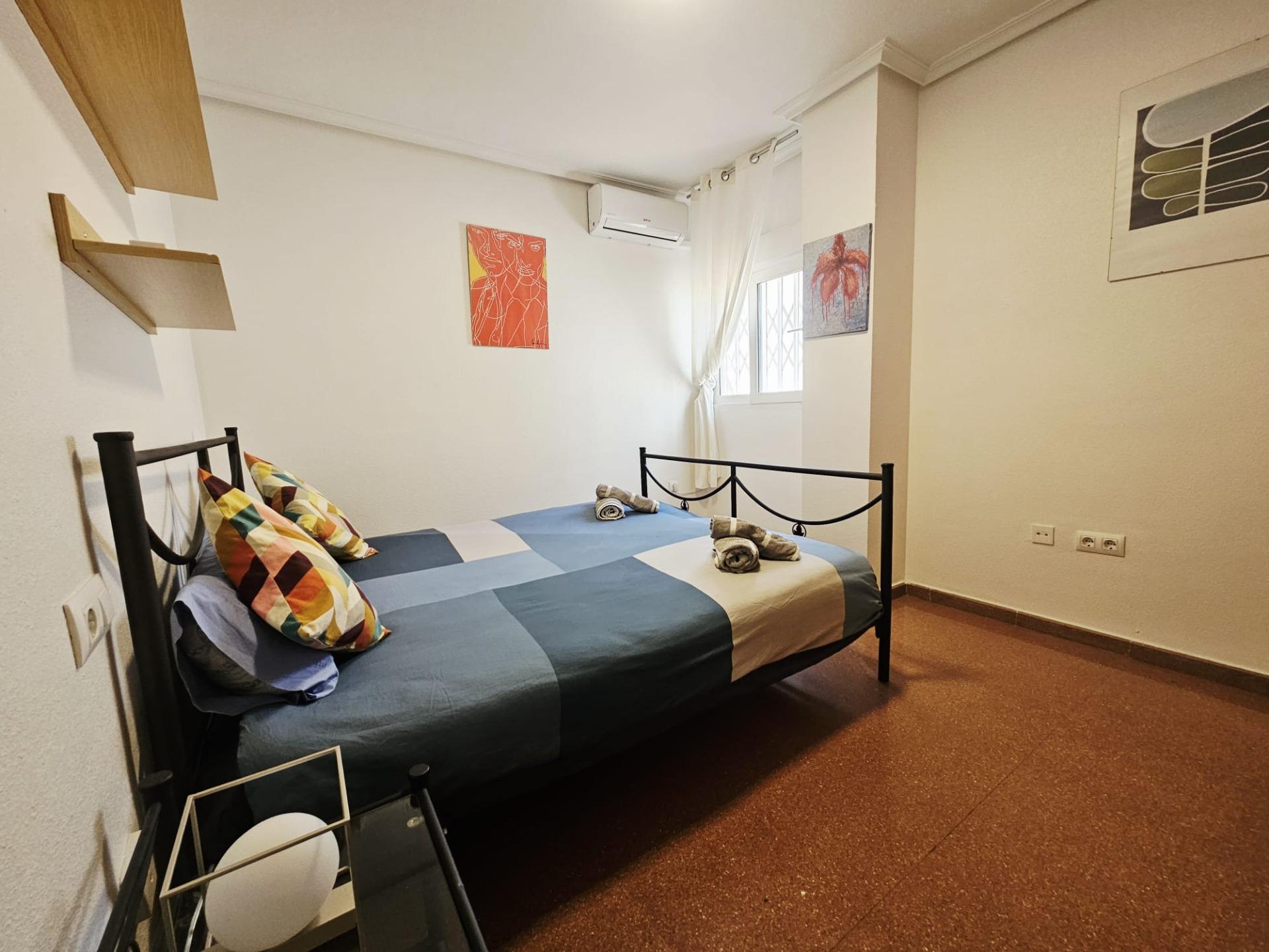 For sale - 3 Bedroom 2 Bathroom Apartment in Torrevieja - Estacion De Autobuses  - Alicante