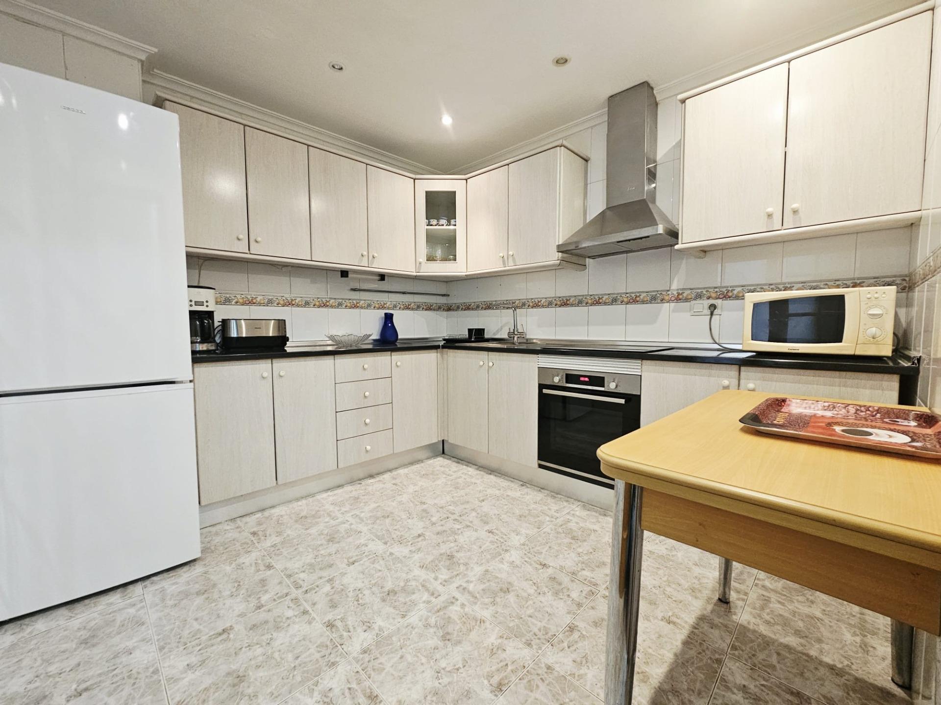 For sale - 3 Bedroom 2 Bathroom Apartment in Torrevieja - Estacion De Autobuses  - Alicante