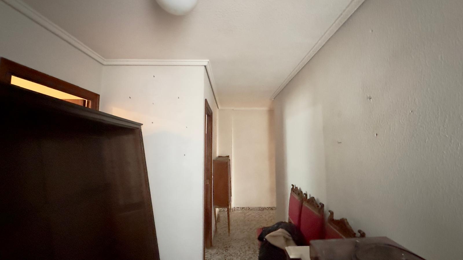 For sale - 4 Bedroom 2 Bathroom Apartment in Torrevieja - Torrevieja  - Alicante