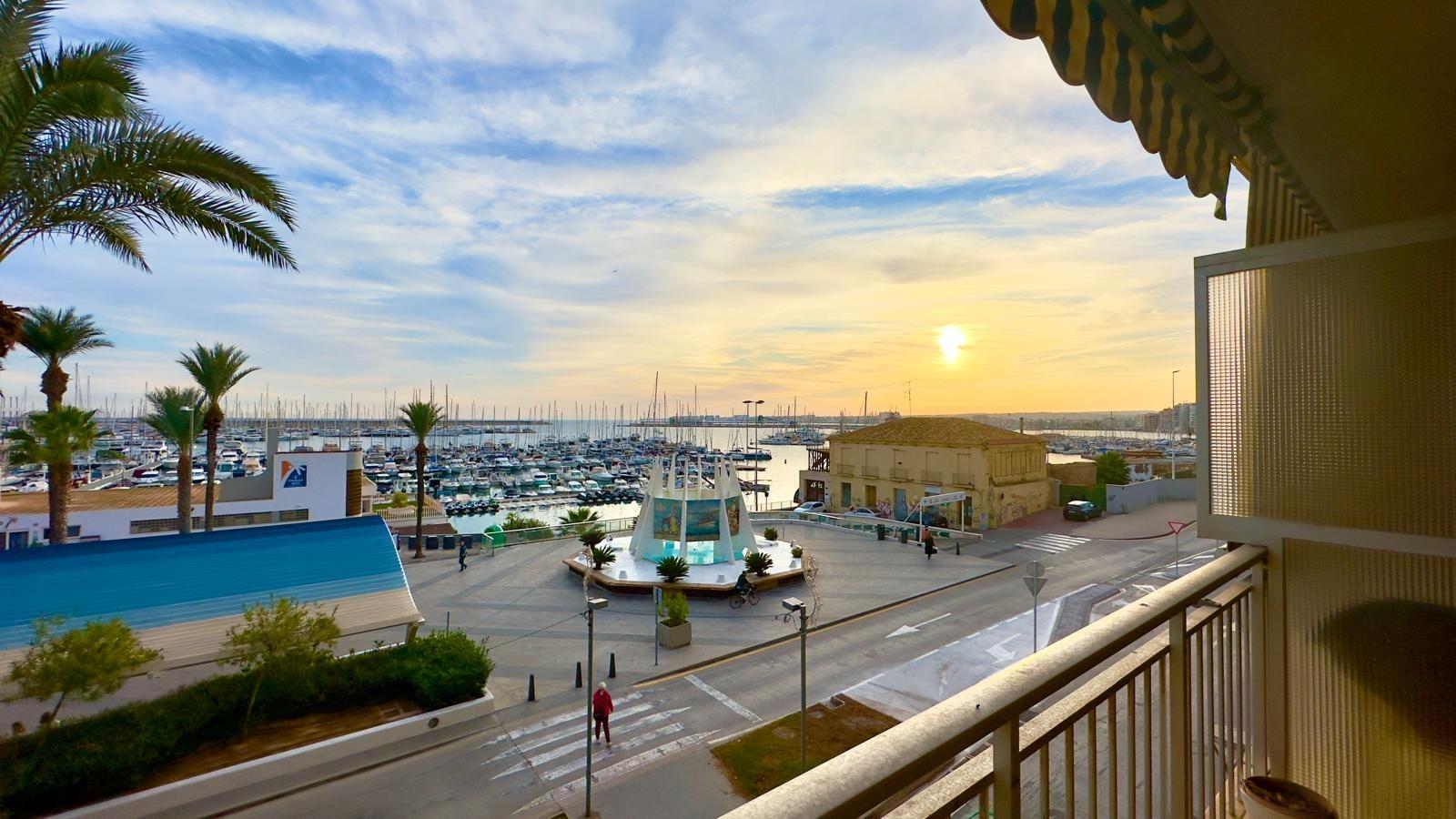 For sale - 4 Bedroom 2 Bathroom Apartment in Torrevieja - Torrevieja  - Alicante