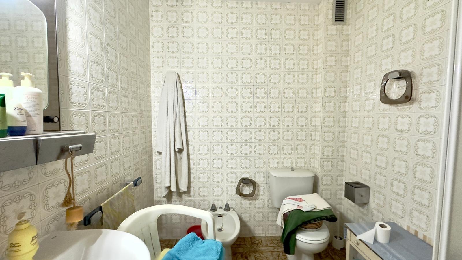 For sale - 4 Bedroom 2 Bathroom Apartment in Torrevieja - Torrevieja  - Alicante