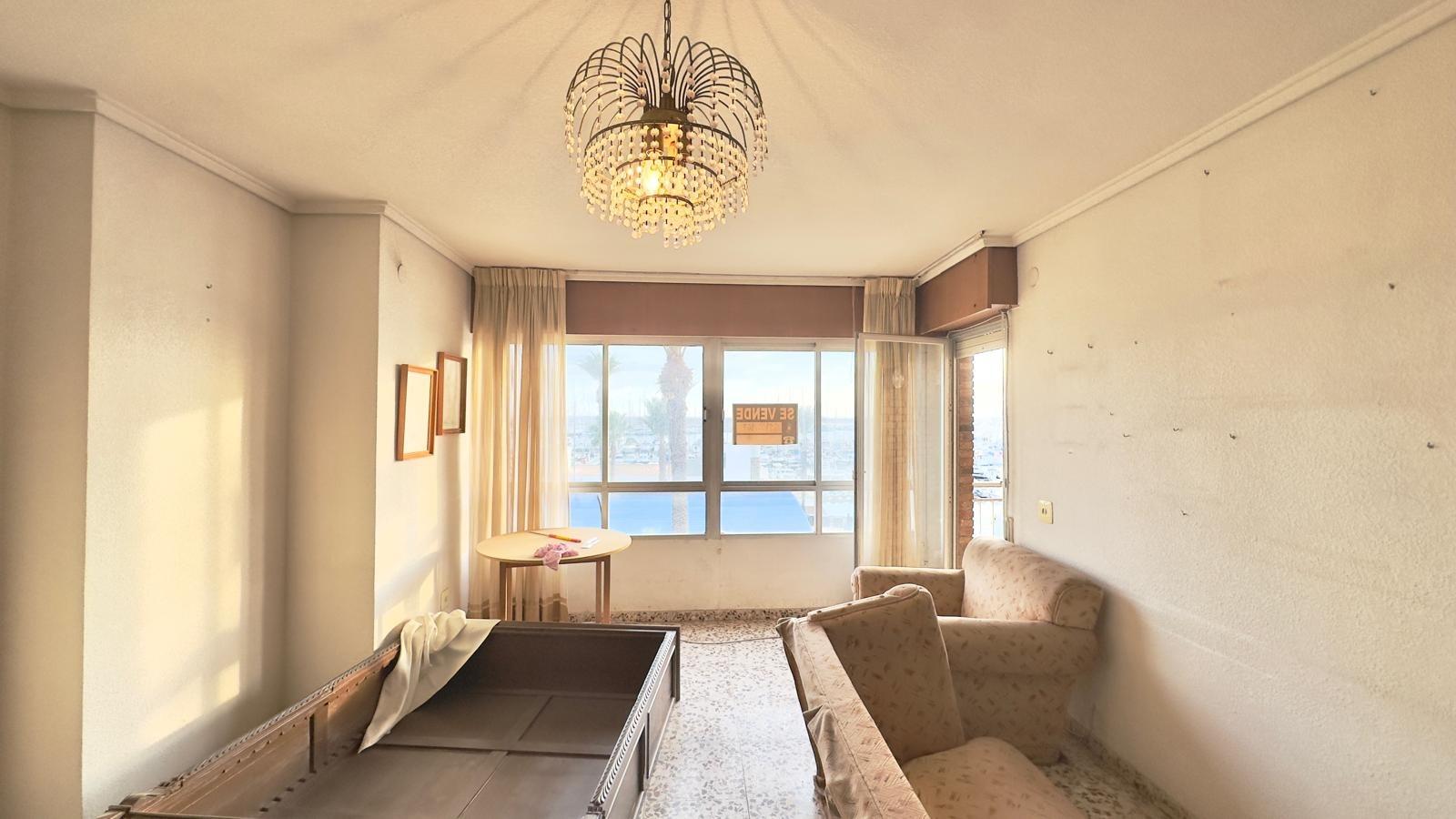 For sale - 4 Bedroom 2 Bathroom Apartment in Torrevieja - Torrevieja  - Alicante