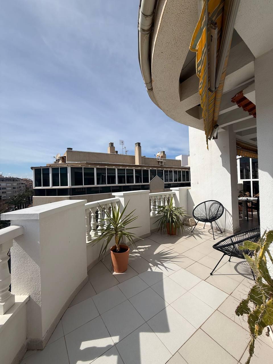 For sale - 2 Bedroom 1 Bathroom Penthouse in Torrevieja - Playa Del Cura  - Alicante