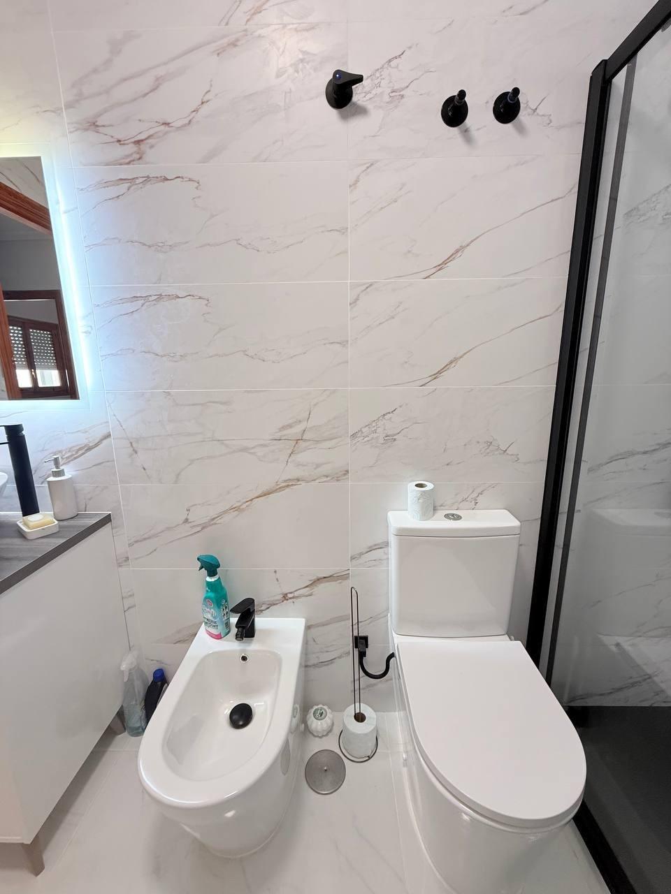 For sale - 2 Bedroom 1 Bathroom Penthouse in Torrevieja - Playa Del Cura  - Alicante