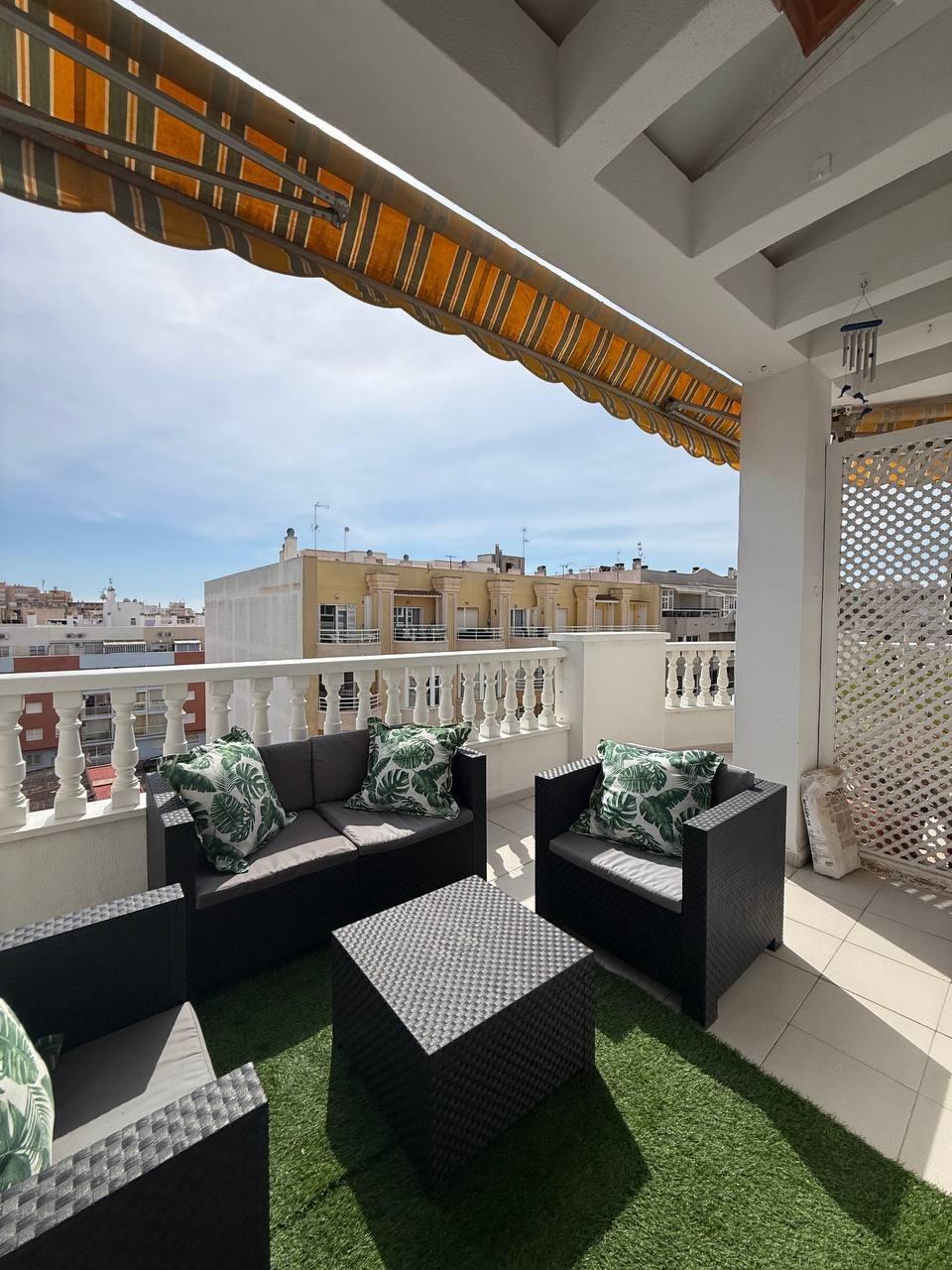 For sale - 2 Bedroom 1 Bathroom Penthouse in Torrevieja - Playa Del Cura  - Alicante