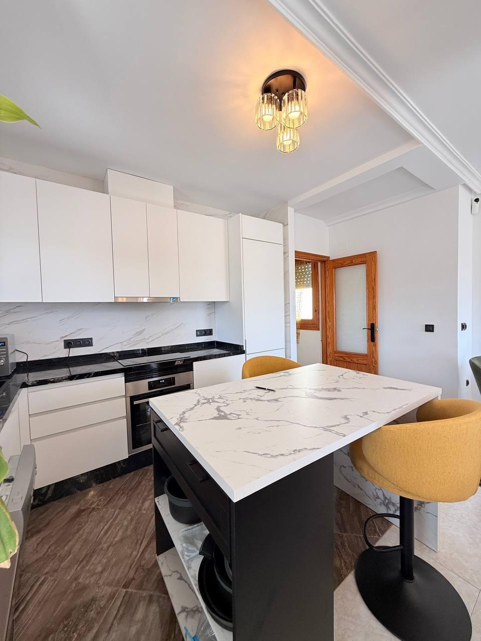 For sale - 2 Bedroom 1 Bathroom Penthouse in Torrevieja - Playa Del Cura  - Alicante