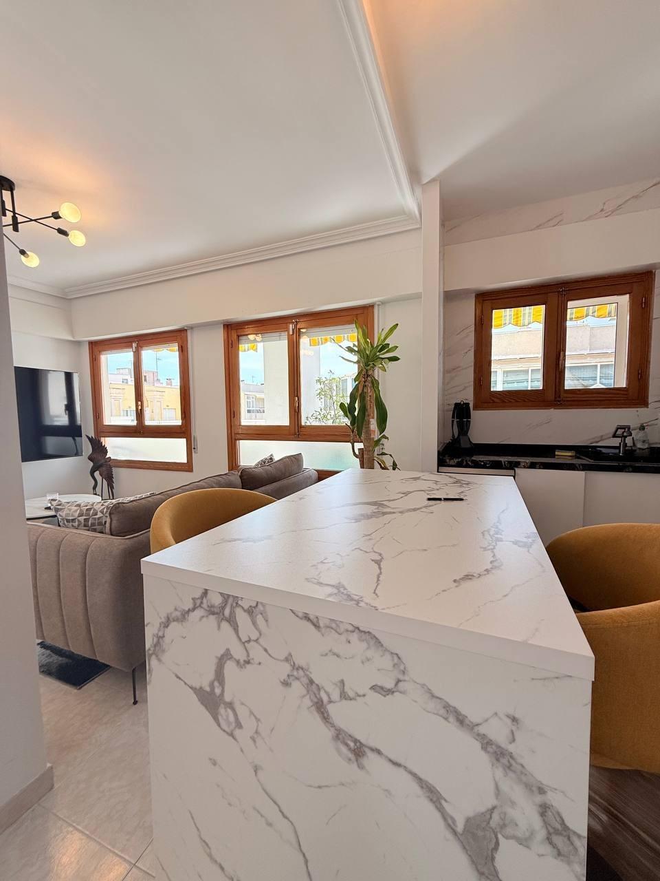 For sale - 2 Bedroom 1 Bathroom Penthouse in Torrevieja - Playa Del Cura  - Alicante