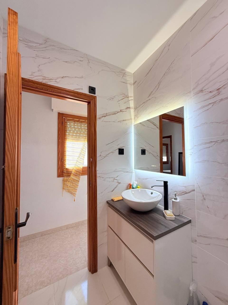 For sale - 2 Bedroom 1 Bathroom Penthouse in Torrevieja - Playa Del Cura  - Alicante