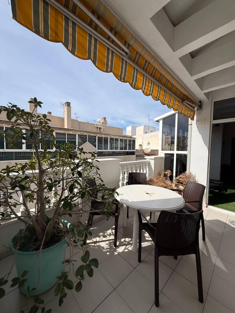 For sale - 2 Bedroom 1 Bathroom Penthouse in Torrevieja - Playa Del Cura  - Alicante