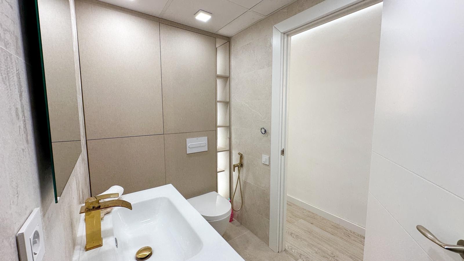 For sale - 2 Bedroom 2 Bathroom Apartment in Torrevieja - Costa Blanca  - Alicante