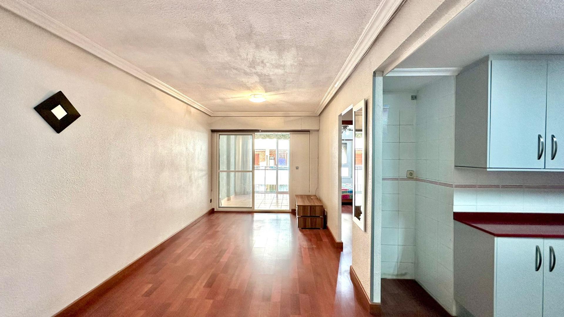 For sale - 3 Bedroom 1 Bathroom Apartment in Torrevieja - Acequion  - Alicante