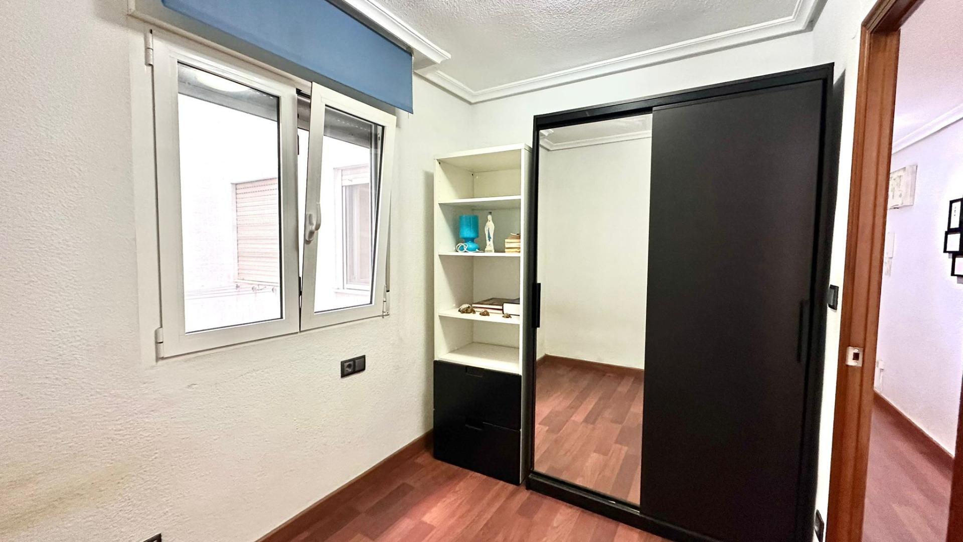 For sale - 3 Bedroom 1 Bathroom Apartment in Torrevieja - Acequion  - Alicante