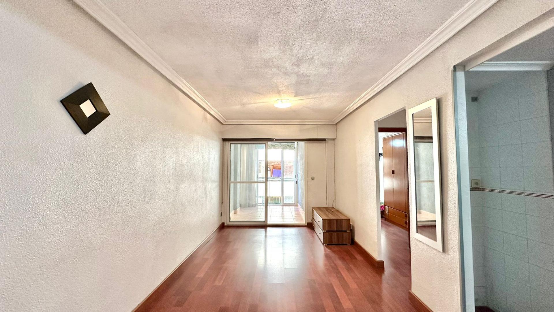 For sale - 3 Bedroom 1 Bathroom Apartment in Torrevieja - Acequion  - Alicante