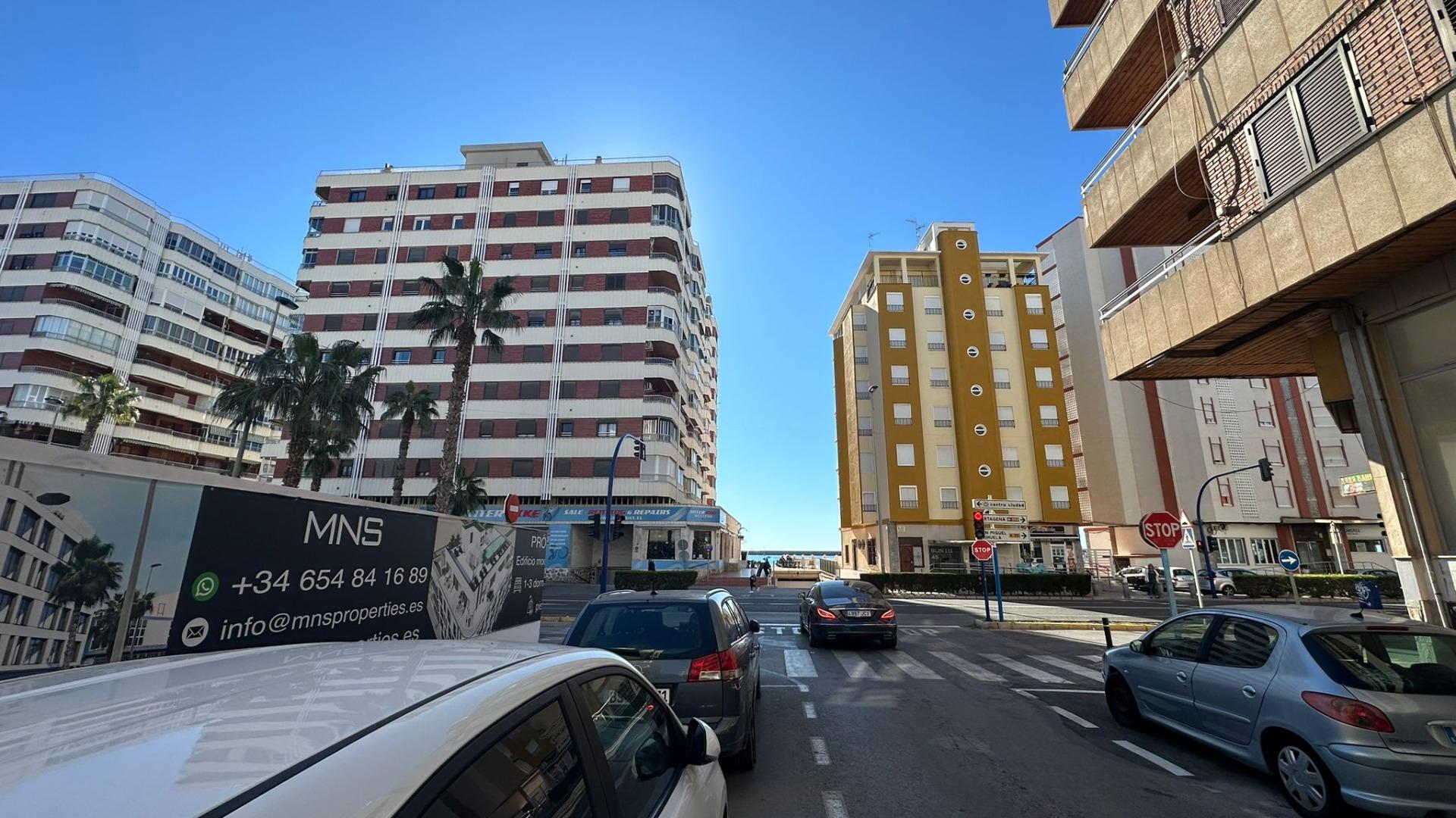 For sale - 3 Bedroom 1 Bathroom Apartment in Torrevieja - Acequion  - Alicante