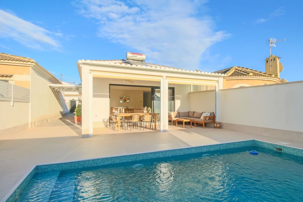 3 Bedroom 2 Bathroom Villa in Torrevieja