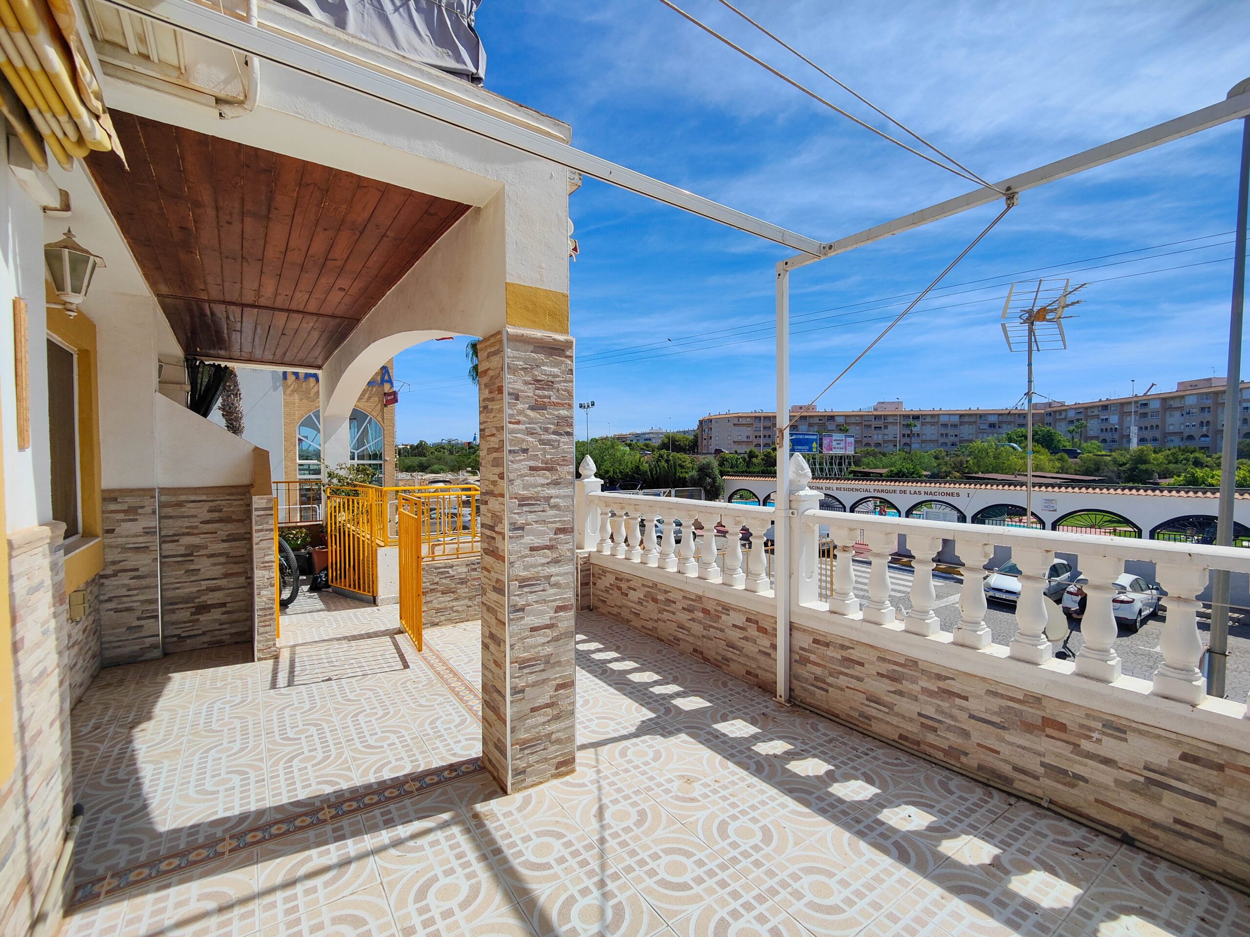 For sale - 3 Bedroom 1 Bathroom Penthouse in Torrevieja - Costa Blanca  - Alicante