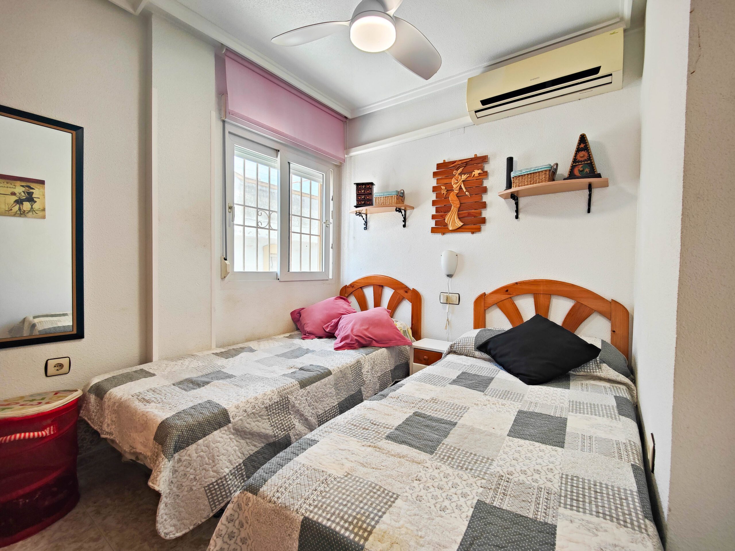 For sale - 3 Bedroom 1 Bathroom Penthouse in Torrevieja - Costa Blanca  - Alicante