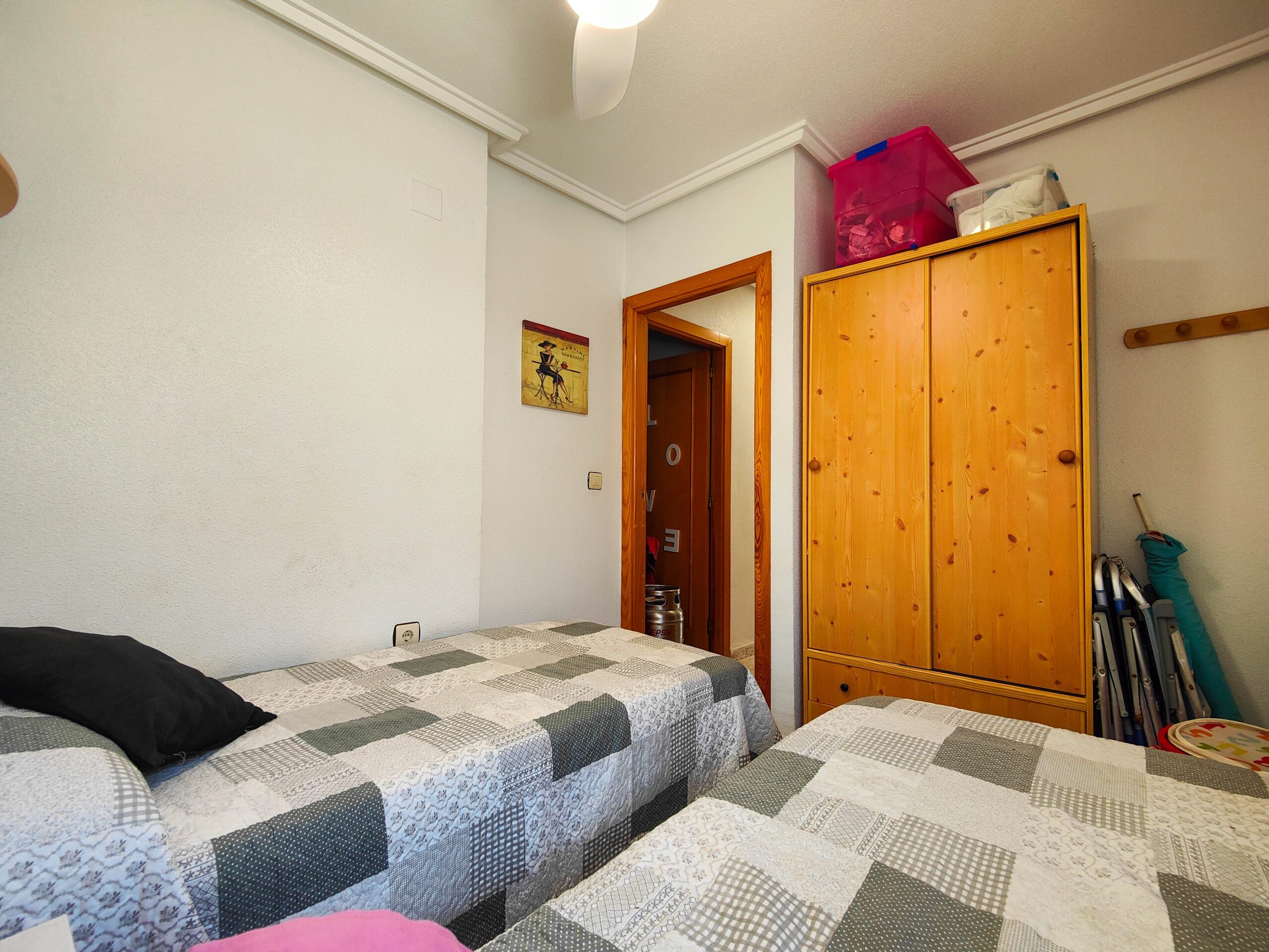 For sale - 3 Bedroom 1 Bathroom Penthouse in Torrevieja - Costa Blanca  - Alicante