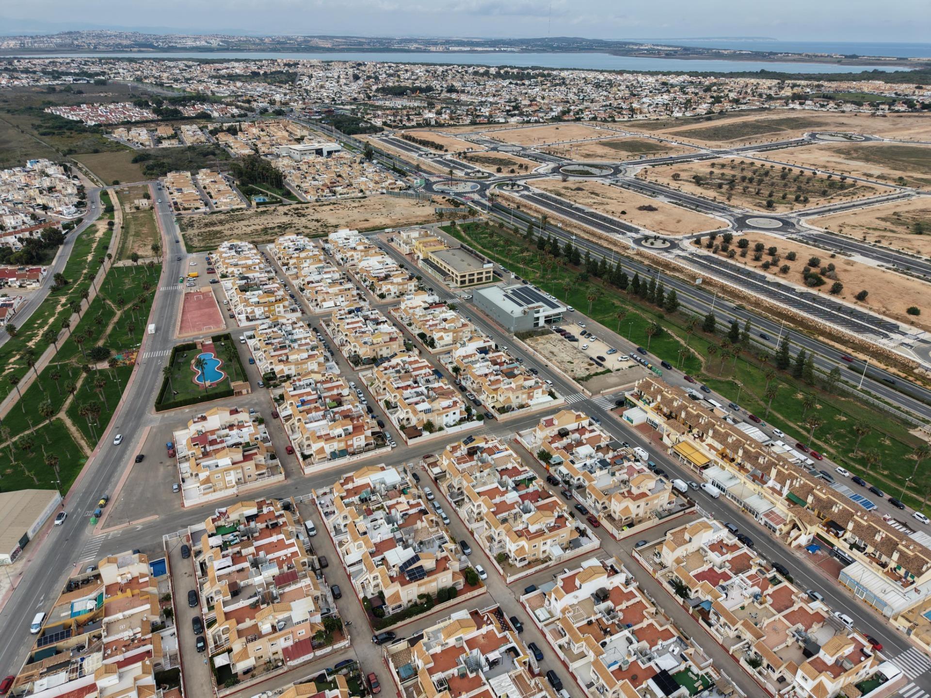 For sale - 2 Bedroom 1 Bathroom Bungalow in Torrevieja - El Limonar  - Alicante