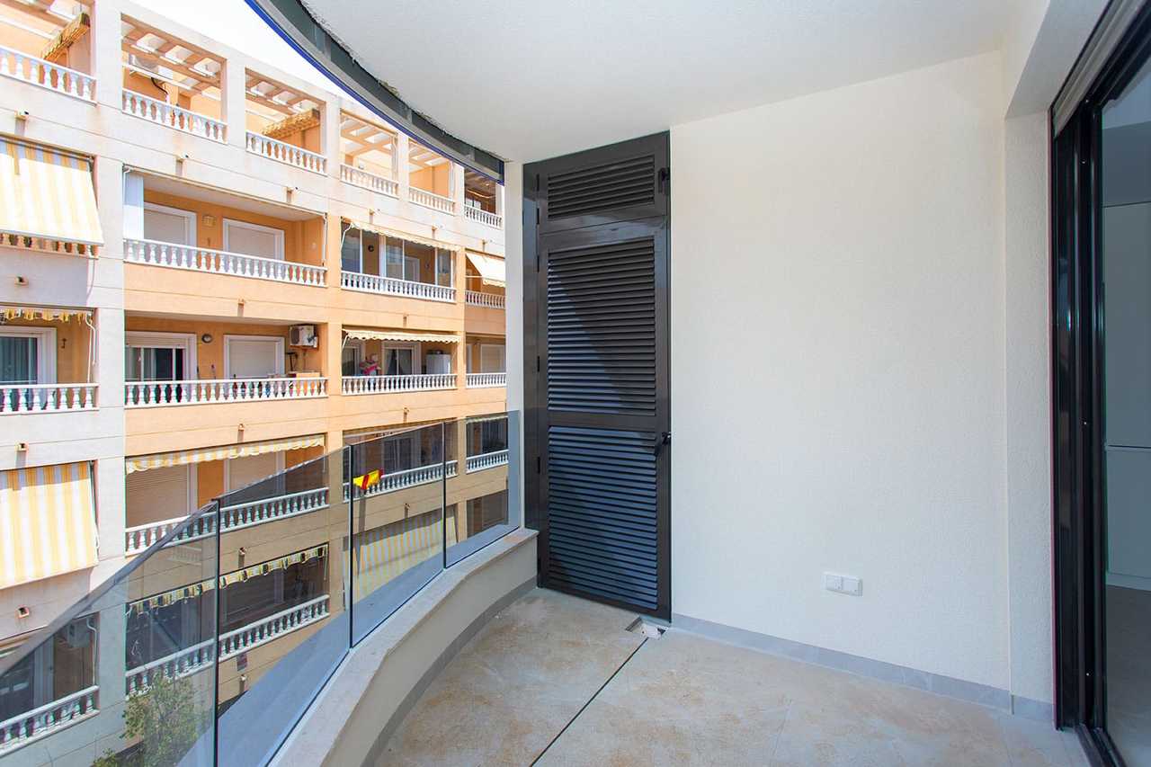 For sale - 2 Bedroom 2 Bathroom Apartment in Torrevieja - Costa Blanca  - Alicante