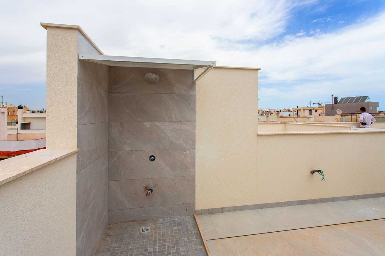 For sale - 2 Bedroom 2 Bathroom Apartment in Torrevieja - Costa Blanca  - Alicante