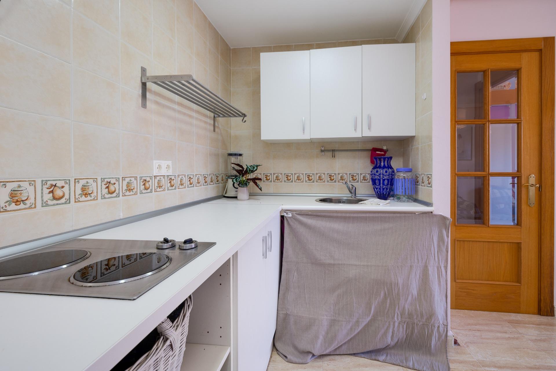 For sale - 2 Bedroom 1 Bathroom Penthouse in Torrevieja - Centro  - Alicante