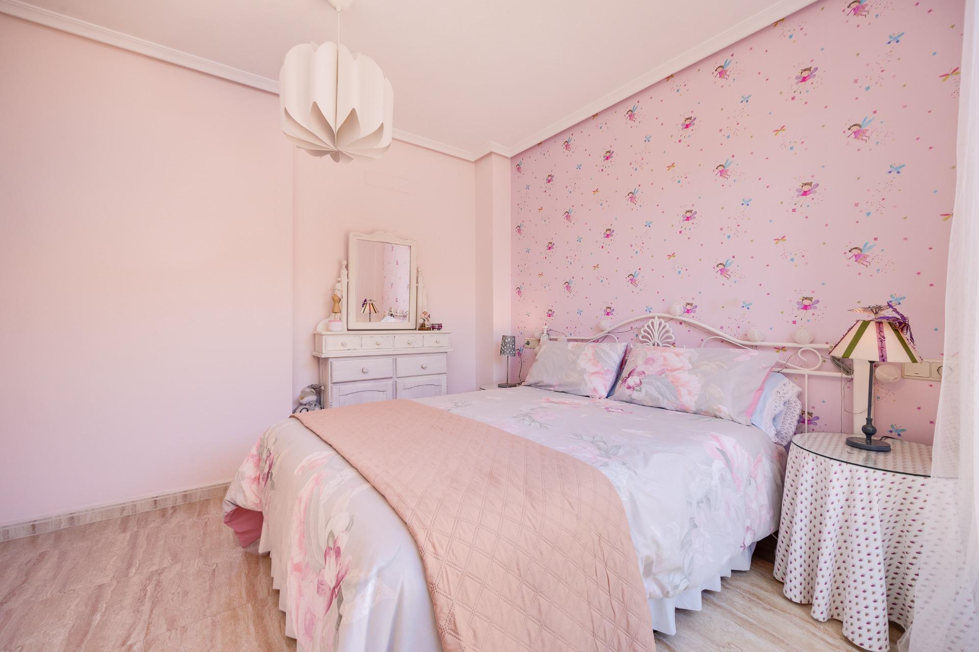 For sale - 2 Bedroom 1 Bathroom Penthouse in Torrevieja - Centro  - Alicante