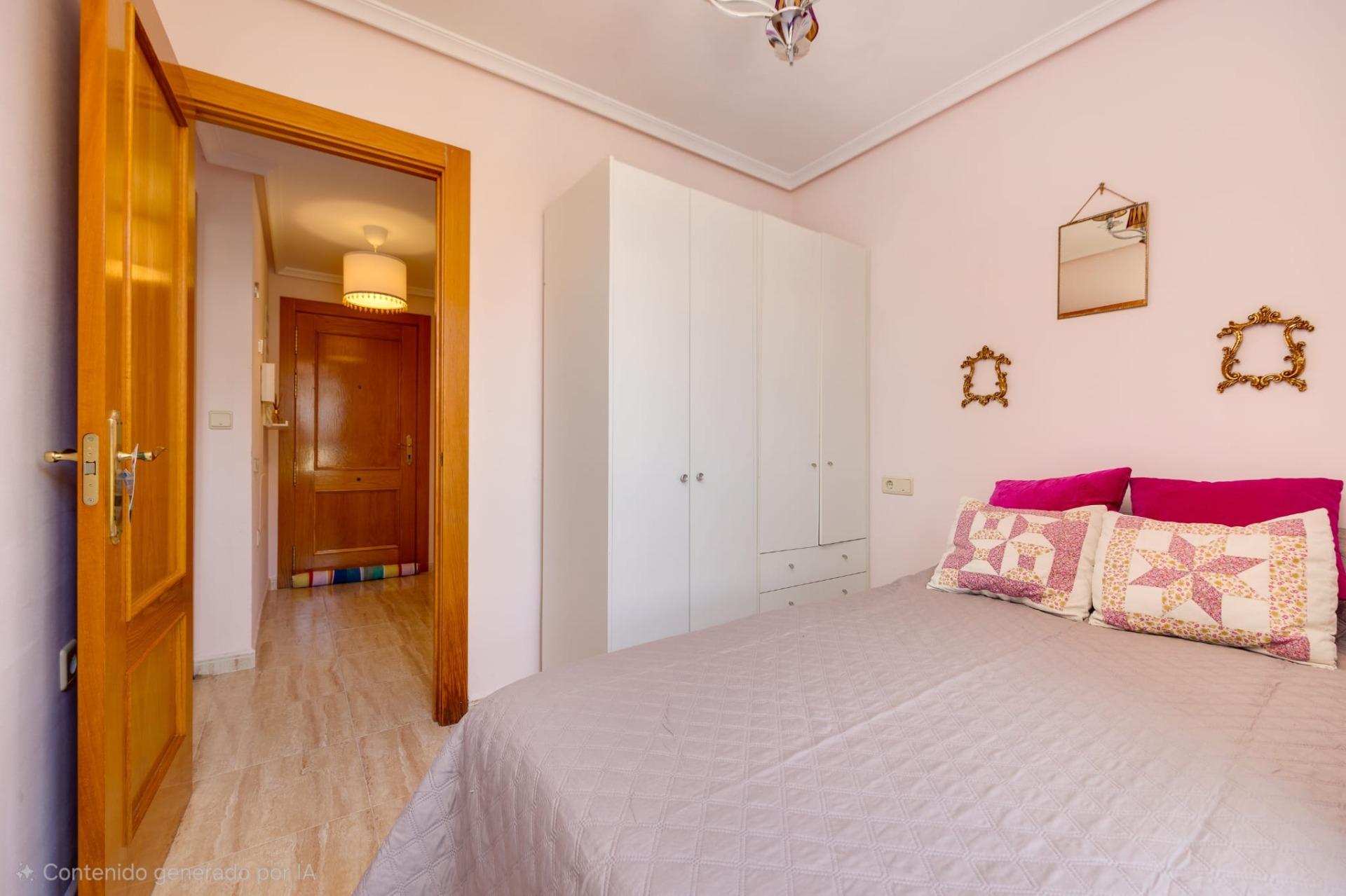 For sale - 2 Bedroom 1 Bathroom Penthouse in Torrevieja - Centro  - Alicante