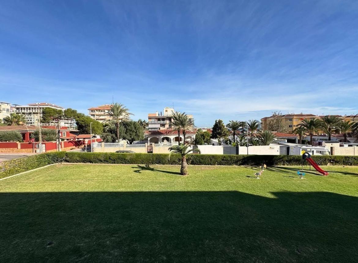 For sale - 3 Bedroom 2 Bathroom Apartment in Torrevieja - Punta Prima  - Alicante
