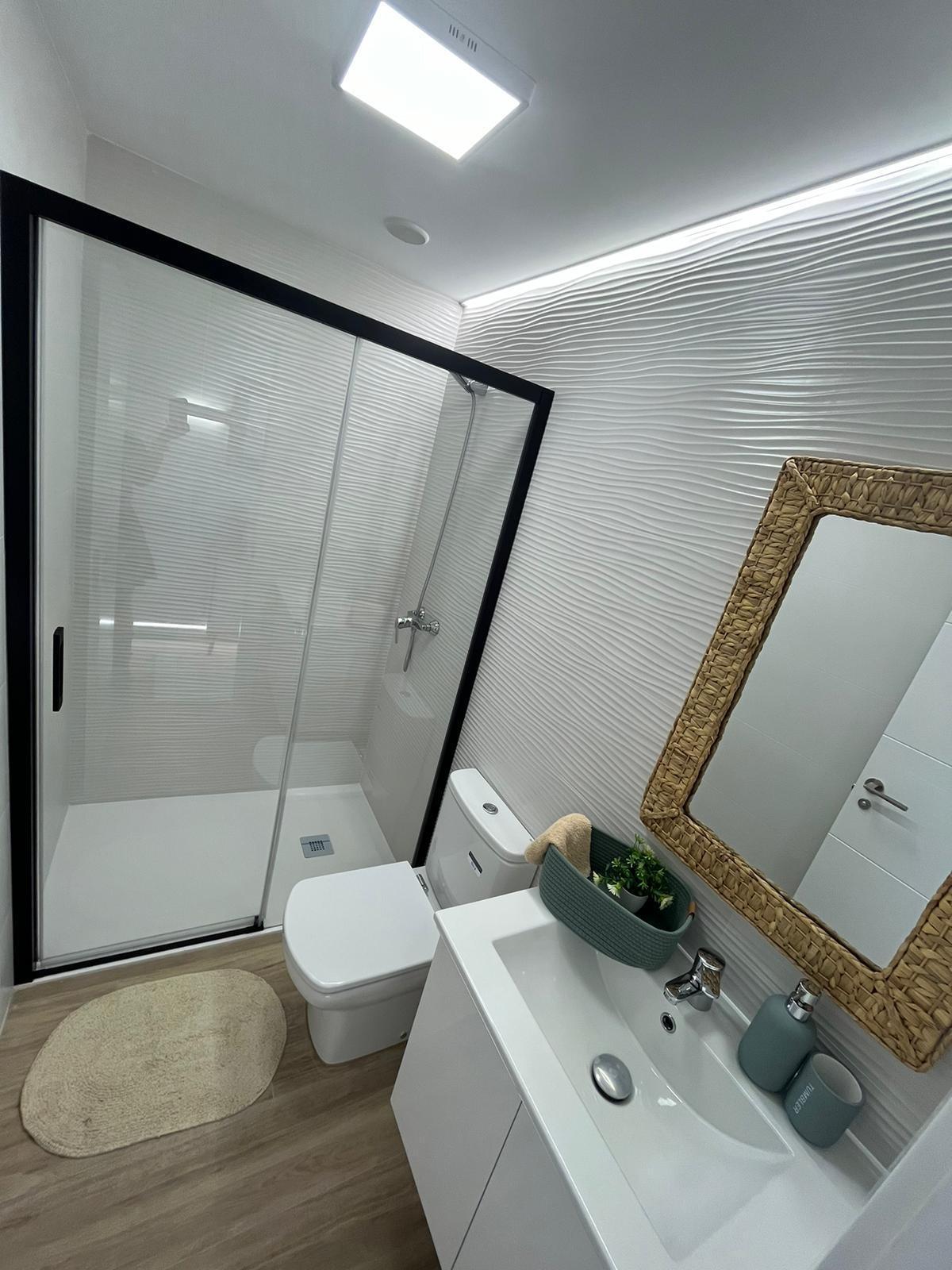 For sale - 3 Bedroom 2 Bathroom Apartment in Torrevieja - Punta Prima  - Alicante