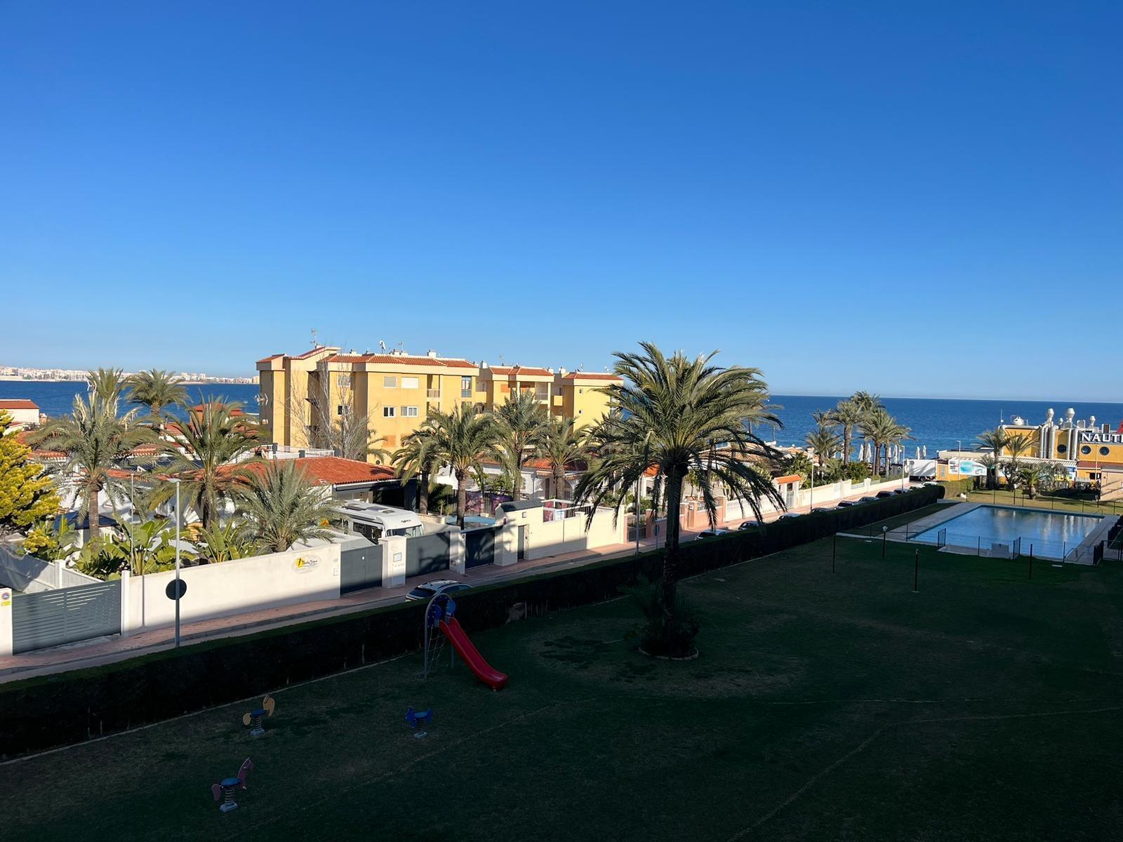 For sale - 3 Bedroom 2 Bathroom Apartment in Torrevieja - Punta Prima  - Alicante