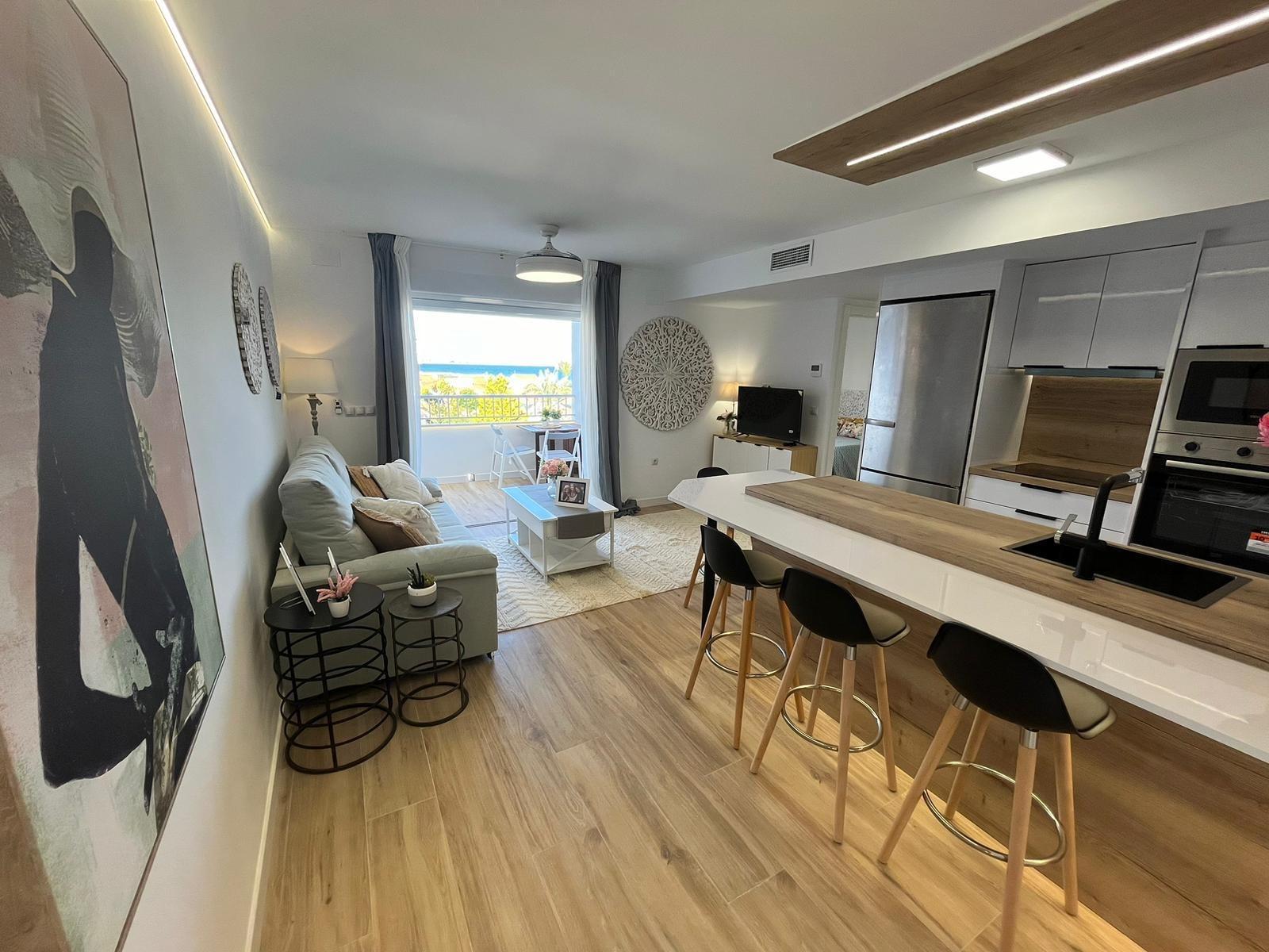 For sale - 3 Bedroom 2 Bathroom Apartment in Torrevieja - Punta Prima  - Alicante