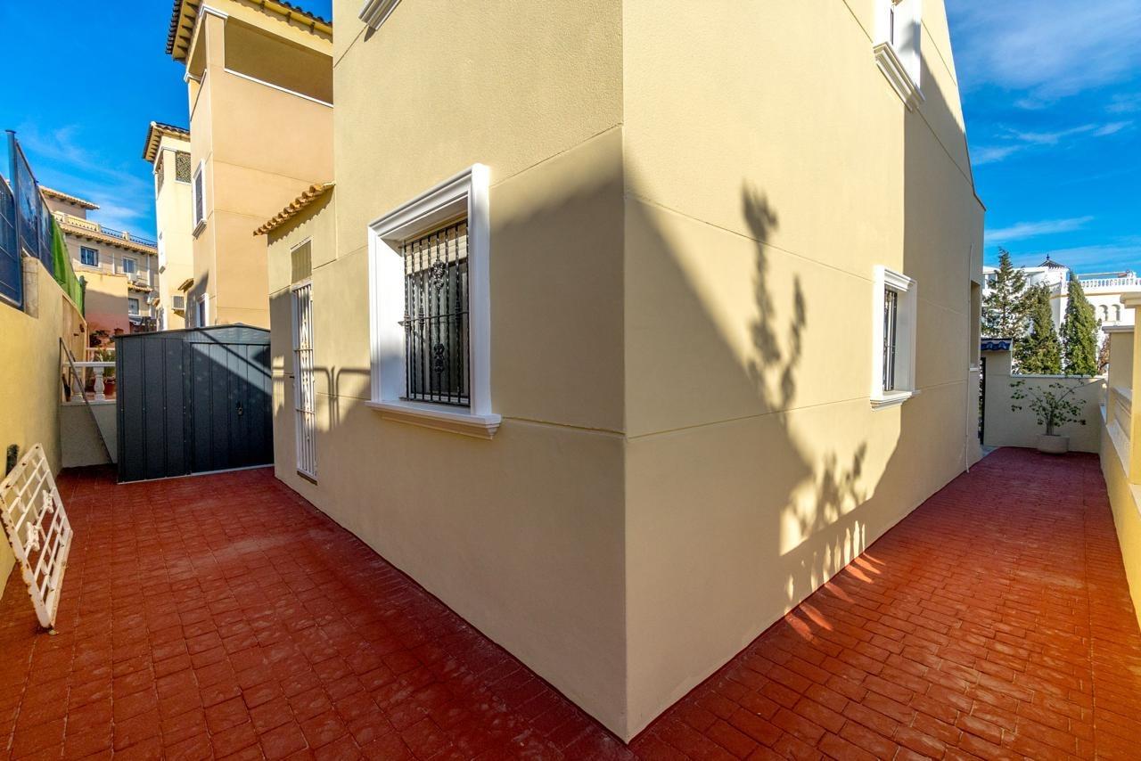 For sale - 3 Bedroom 2 Bathroom Town House in San Miguel de Salinas - El Galán  - Alicante
