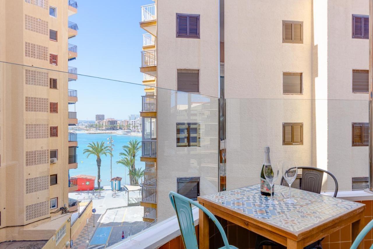 For sale - 3 Bedroom 2 Bathroom Apartment in Torrevieja - Playa Del Cura  - Alicante