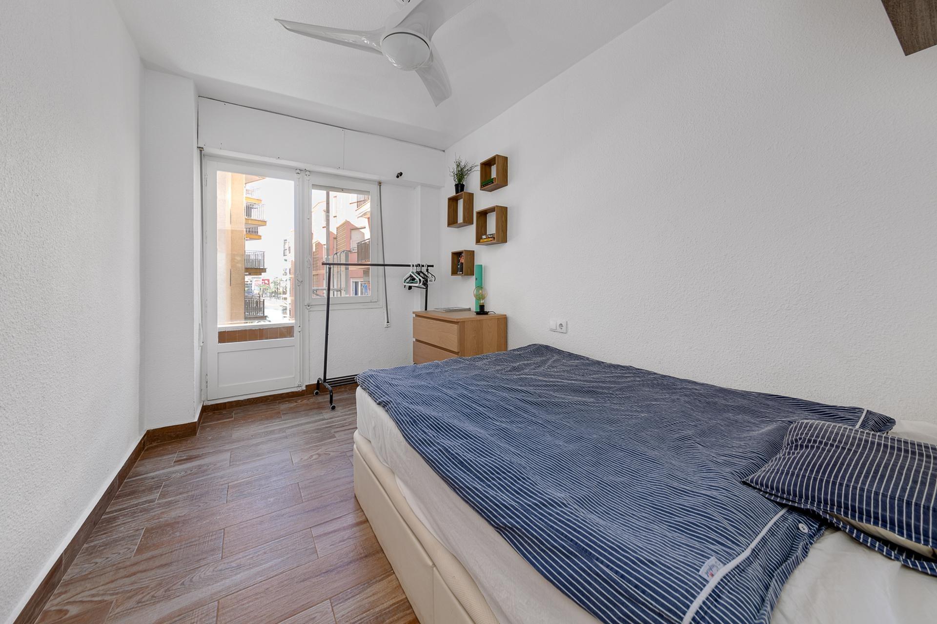 For sale - 3 Bedroom 2 Bathroom Apartment in Torrevieja - Playa Del Cura  - Alicante