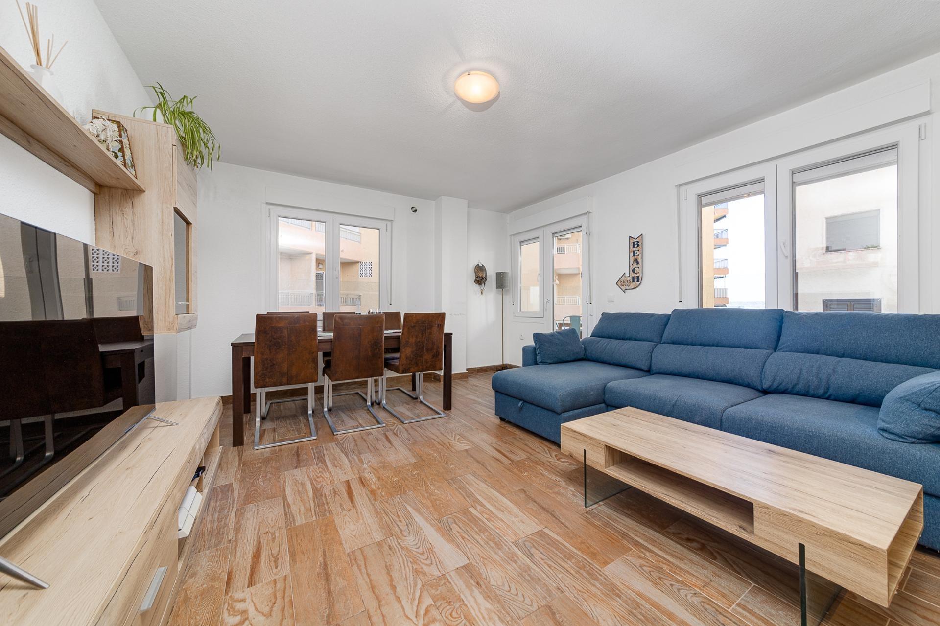 For sale - 3 Bedroom 2 Bathroom Apartment in Torrevieja - Playa Del Cura  - Alicante