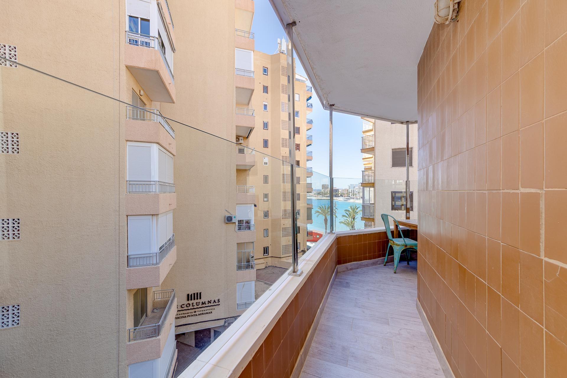 For sale - 3 Bedroom 2 Bathroom Apartment in Torrevieja - Playa Del Cura  - Alicante