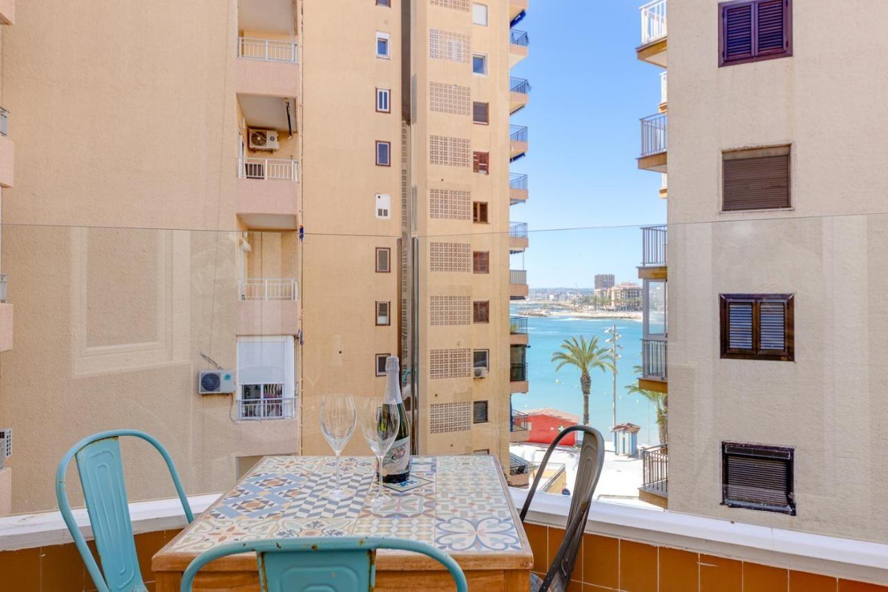 For sale - 3 Bedroom 2 Bathroom Apartment in Torrevieja - Playa Del Cura  - Alicante