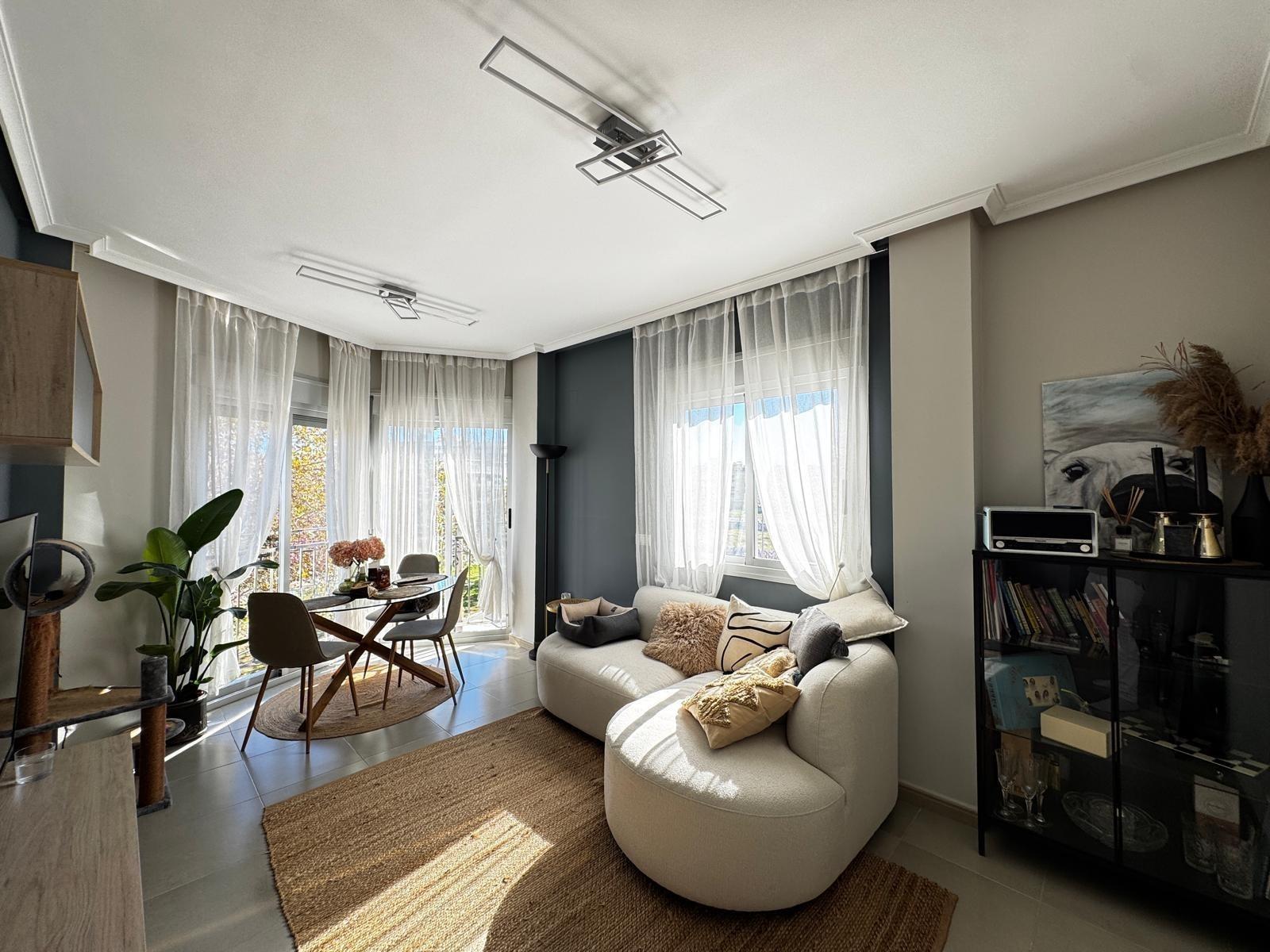For sale - 3 Bedroom 2 Bathroom Apartment in Torrevieja - Playa Del Cura  - Alicante