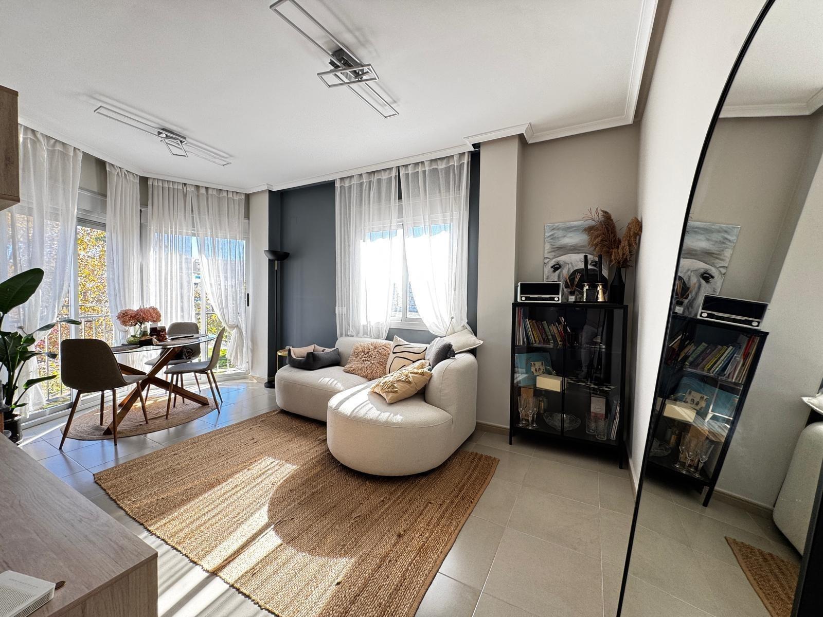 For sale - 3 Bedroom 2 Bathroom Apartment in Torrevieja - Playa Del Cura  - Alicante